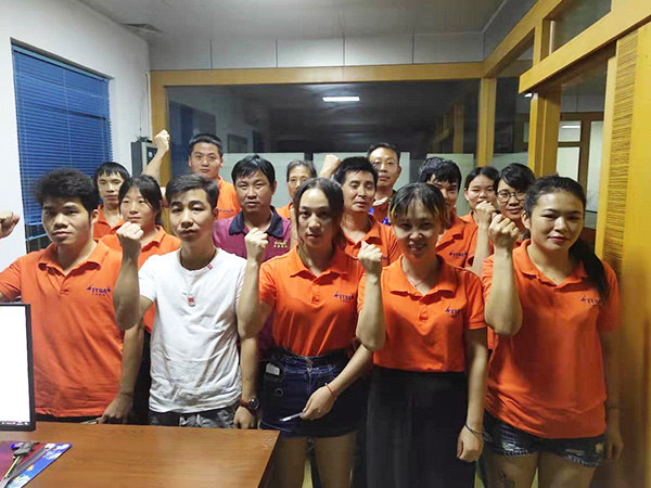 力源團(tuán)隊合影